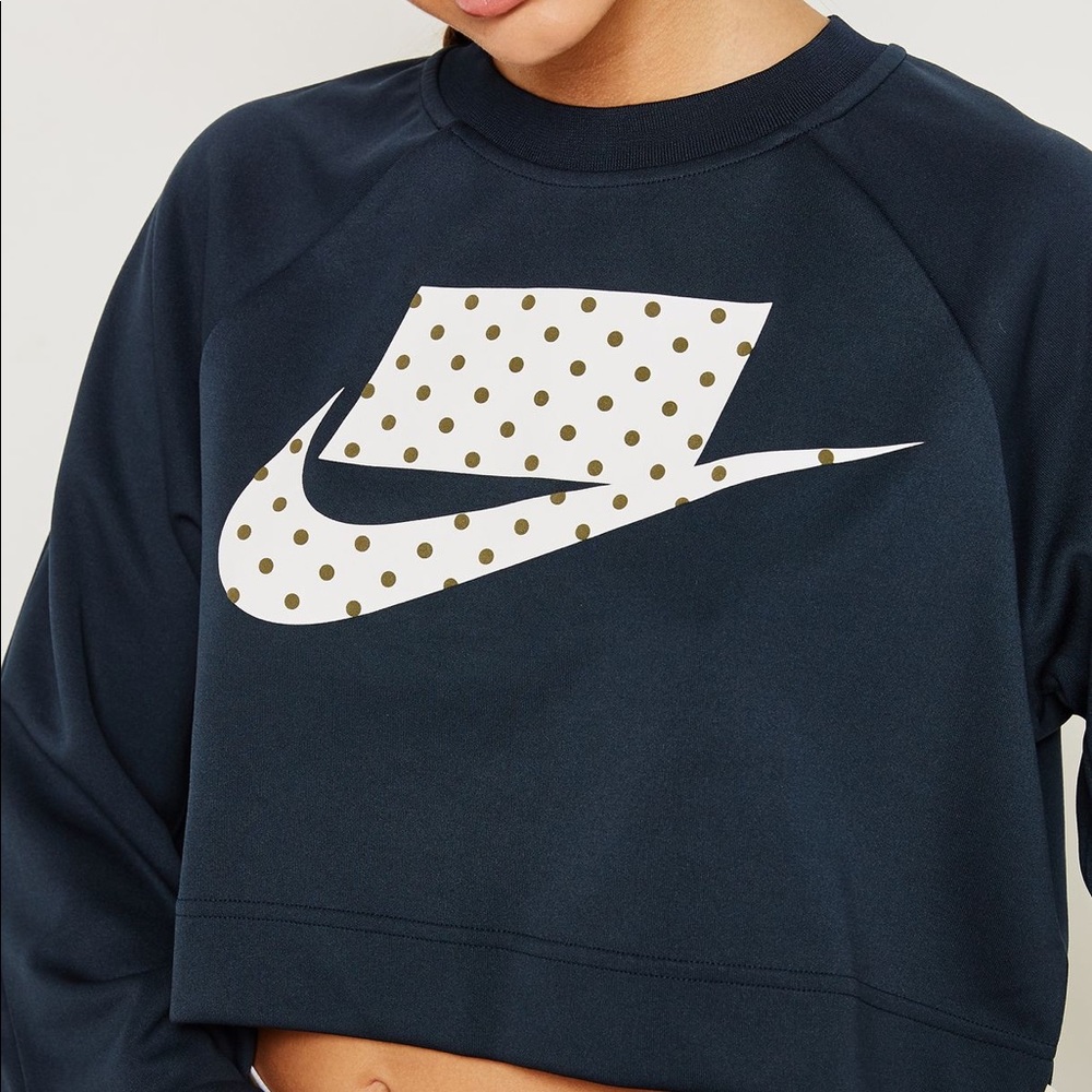 SOLD Nike NSW Crop Sweatshirt- Loose Fit Sz M - Picture 2 of 7